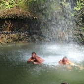 ..kąpiele w wodospadach na Dominice i St. Lucii