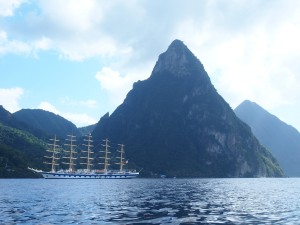 Pitony na St. Lucii i STS Royal Clipper